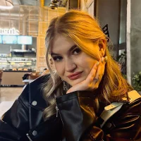 LilyBeeey - Profil Fotoğrafı