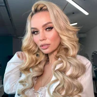 BrittByron 的個人資料圖片