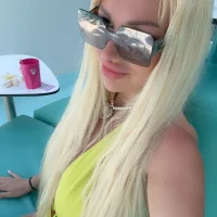 Luxyblonde's Profile Pic
