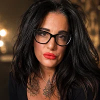 HouseOfIvy's Avatar Pic