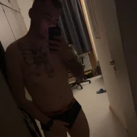 NewBiCurious's Profile Pic