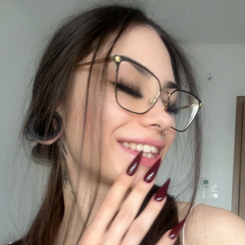 Aprill_Grey