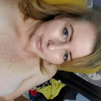 Gambar Profil LucysPlaygroundxxx
