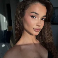 meoeew's Profile Pic