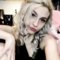 Профилна снимка на ScarletsWeb