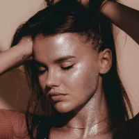 Luna_ria Φωτ, Π ροφίλ