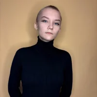 LynetFrake's Profile Pic