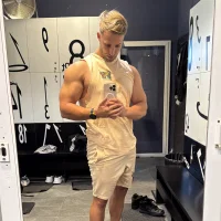 BlondEagleMuscle webcam model