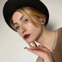 รูปโปรไฟ  ล์ของ SunnyCaroline