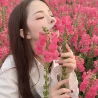 Sue101010 Adlı Modelin Avatarı