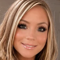 amandatheblondewife's Avatar Pic