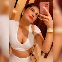 Rishaaaa's Profile Pic