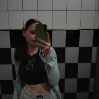 EroniaL Φωτ, Προφίλ