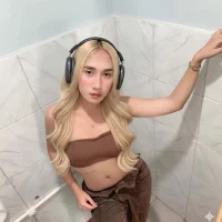 Lesly_More