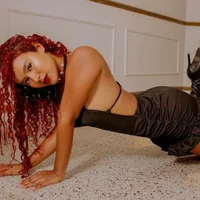 Sophiee_Velvet Adlı Modelin Avatarı