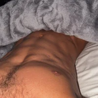 Slika avatara modela curiouslad1