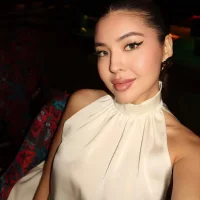 Hailey_Mi's Profile Pic