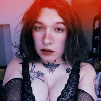 NienieNanana@xh's Avatar Photo