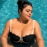 EmiliBoobss' Avatar Pic