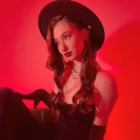 AlicaFoxis' Avatar Pic