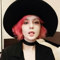 Pink_P0ison 的个人资料图片