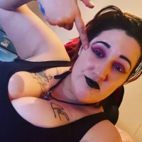 Gardenofcrowes's Profile Pic