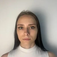 IolandaMeli's Profile Pic