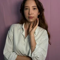 LucettaGrindle Φωτ, Προφίλ