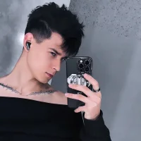 Foxicfu Adlı Modelin Avatarı