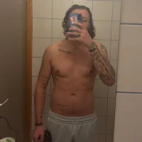 Brown22_22's Avatar Pic