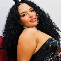Sofiacowperx Adlı Modelin Avatarı