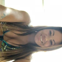 LatinaAthena Φωτ, Προφίλ