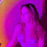 รูปโปรไฟล์ของ JuliaRoots