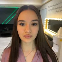 LilouCupcake's Profile Pic