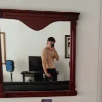 Tomlsjfksj's Profile Pic