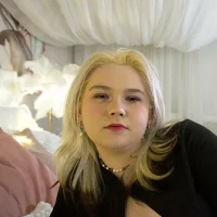 Ivy_Marlowe's Avatar Pic