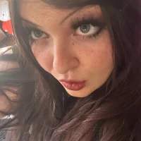 roxieroo's Profile Pic