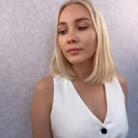 ShariHwang's Profile Pic