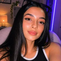 AshleyVega01 Adlı Modelin Avatarı