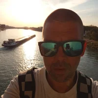 Image d’avatar de underd0g