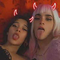 TsSophie_MsSarah webcam