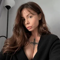 BellaAbey's Avatar Pic