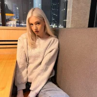 รูปโปรไฟล์ของ RoseGreen