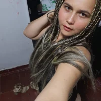 05isabela_'s Profile Pic