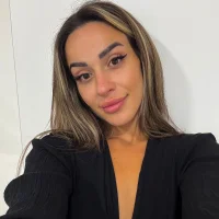 -Alisa Adlı Modelin Avatarı