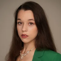 QuennaBelow's Profile Pic