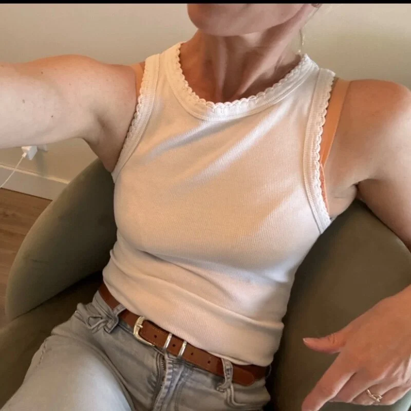 SkinnyMilf