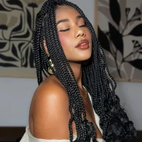 Hilaryebony_'s Avatar Photo