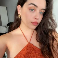 lacyishiding's Avatar Pic
