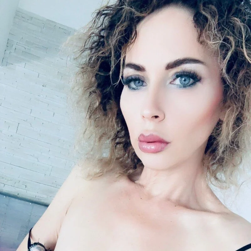 curly__milf profile photo
